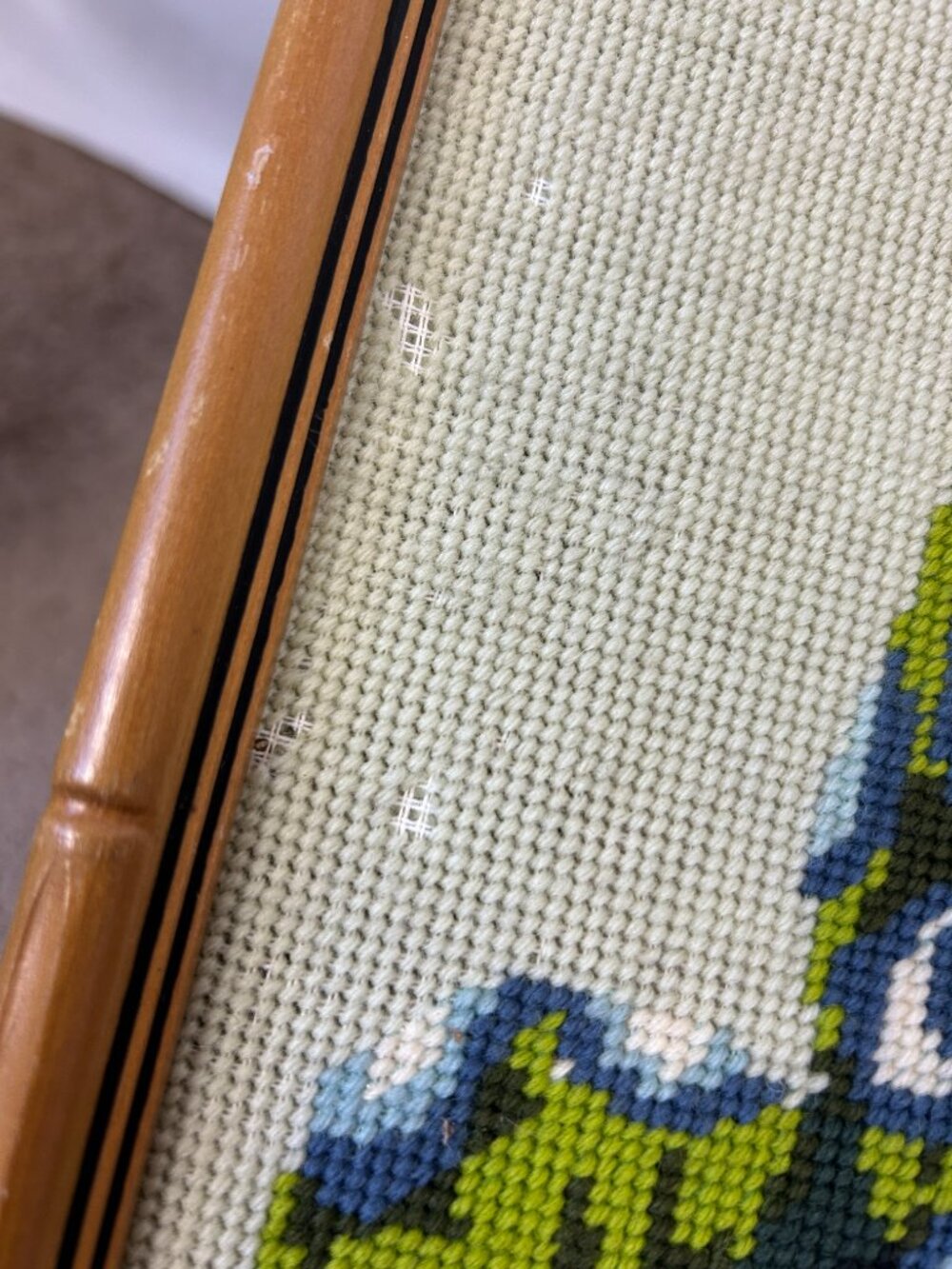 Vintage Needlepoint Geisha Bamboo Style Frames lot of 2 (flaws) - Picture 7 of 7